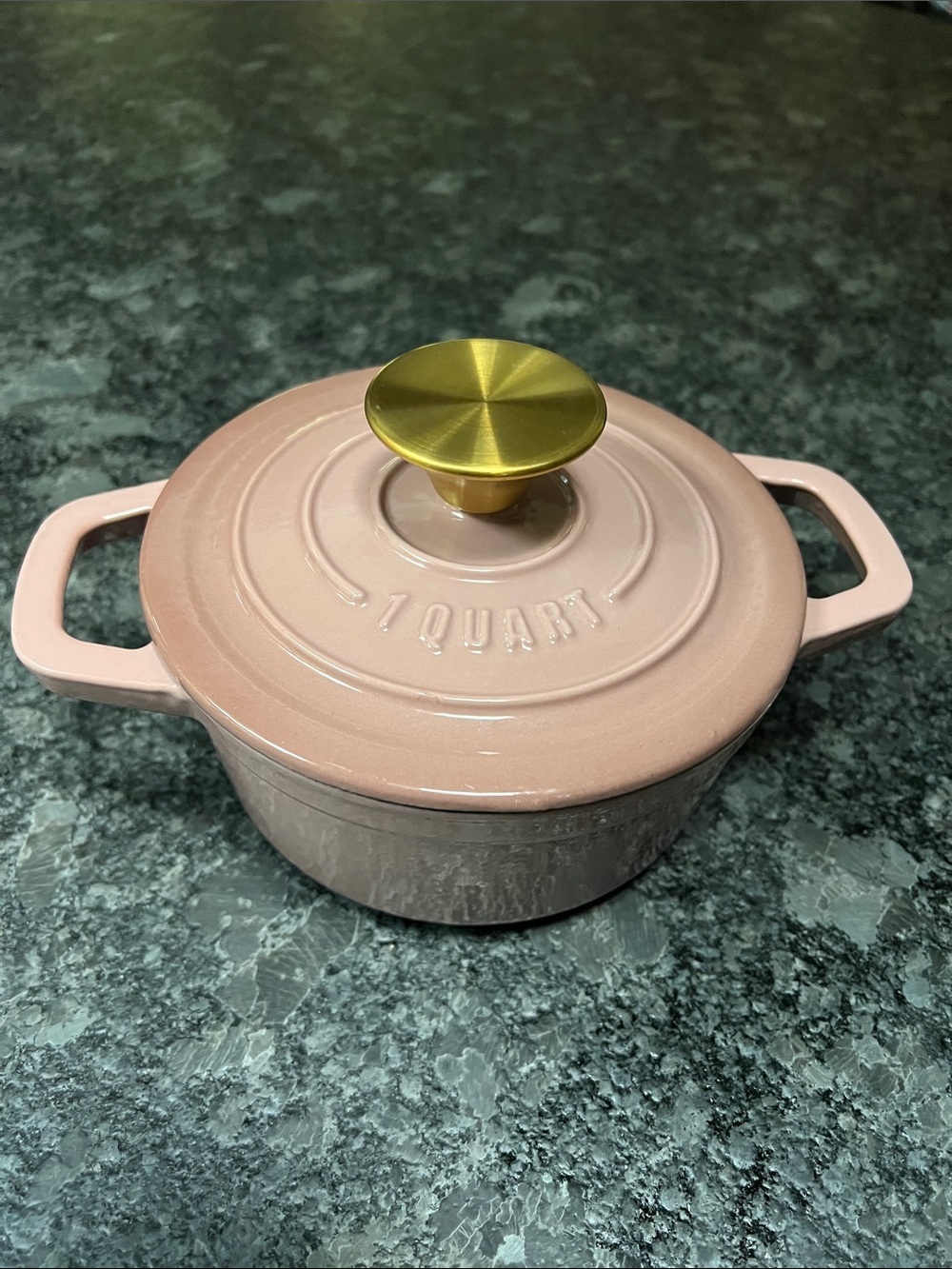 Smith and Clark 1 Quart Dusty Rose Dutch Oven Pot
